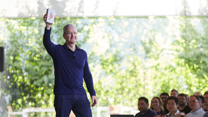 Apple продала свой миллиардный iPhone