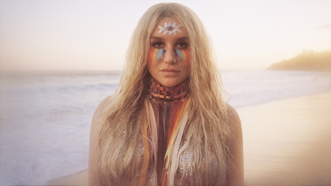 Kesha: верхом на радуге