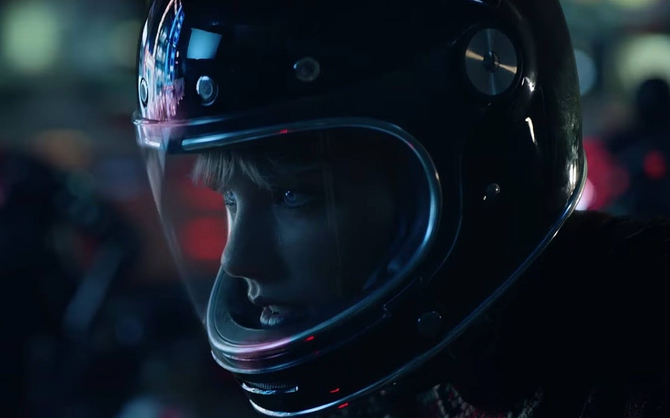 Кадр из клипа «End Game»