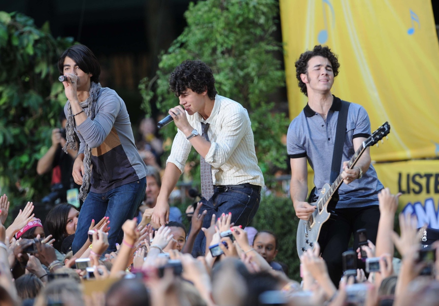 Jonas Brothers / Фото: justjaredjr.com