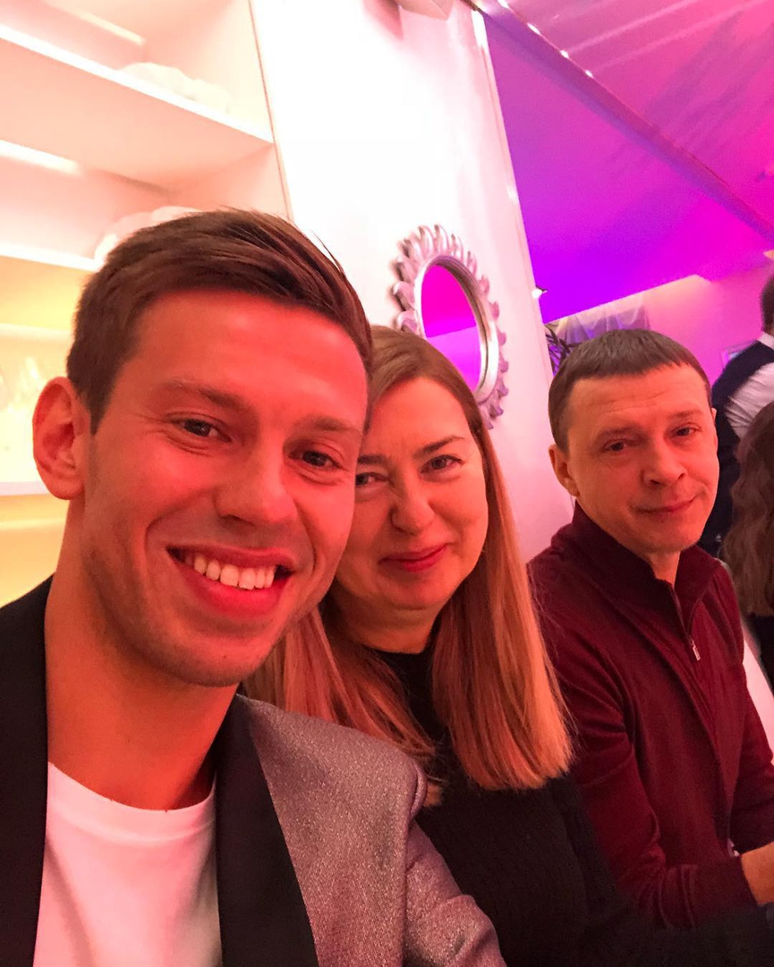 Федор с родителями​Фото: Instagram