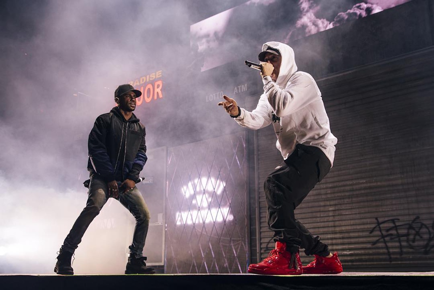 Эминем и Big Sean сводили в кино 900 детей