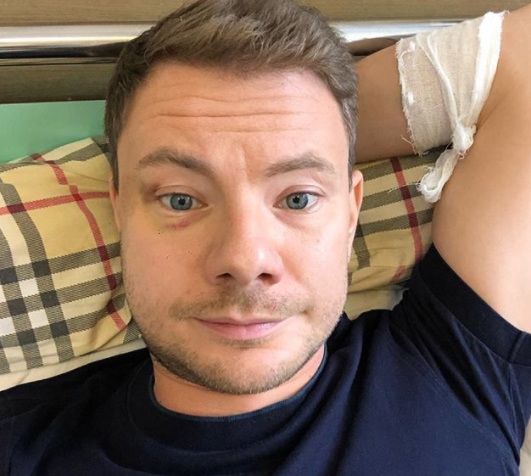 Диджей Smash еще как минимум три недели пробудет под наблюдением врачей​Фото: Instagram