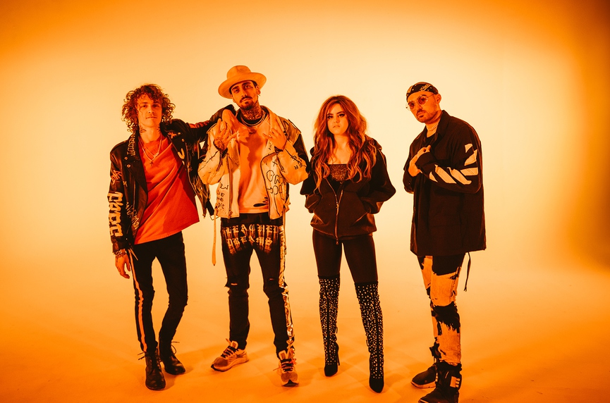 Cheat Codes & KiiaraПромофото сингла «Put Me Back Together»