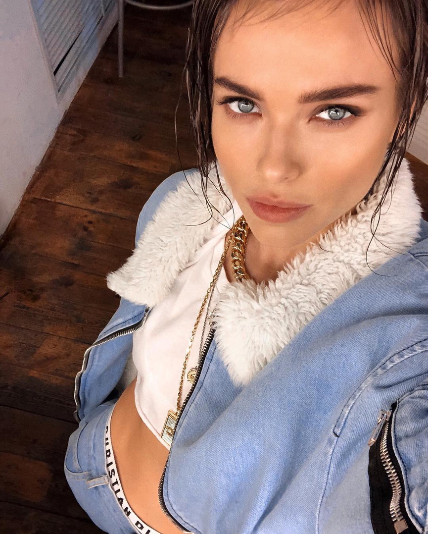 Елена Темникова устраивает фиолетовую веснуФото: Instagram