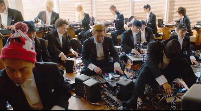 Кадр из видео The Philharmonic Turntable Orchestra