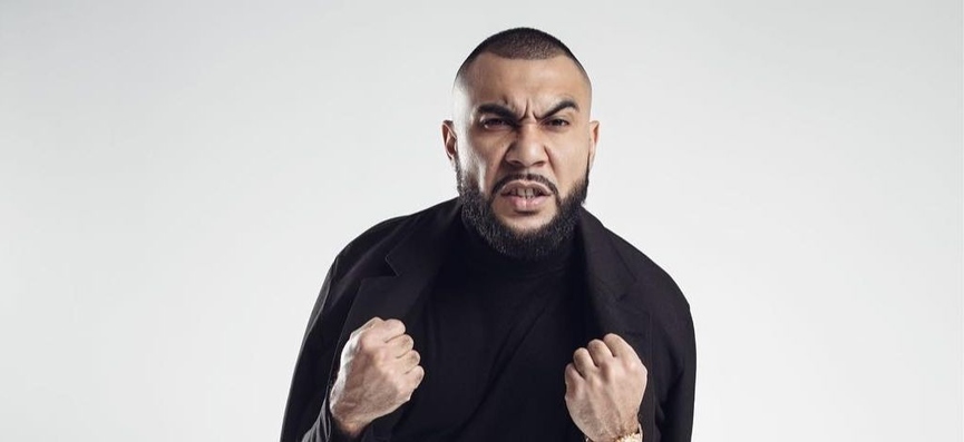 MC Doni исполняет желания в новом клипе «Джин»