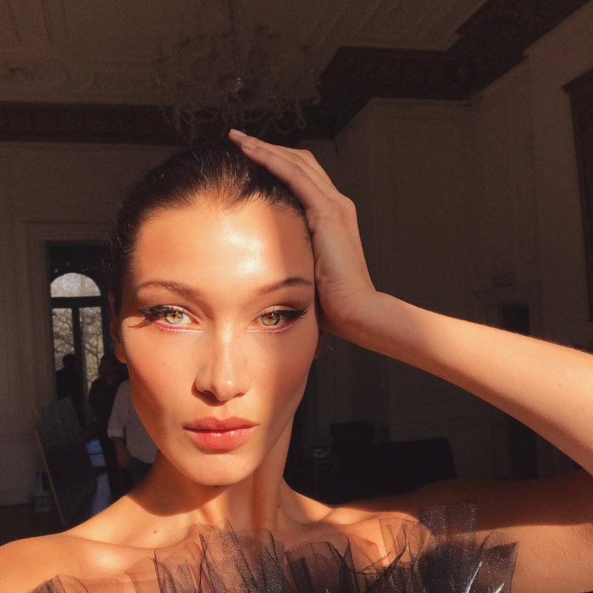 Сейчас Беллу полностью устраивает ее внешностьФото: Instagram