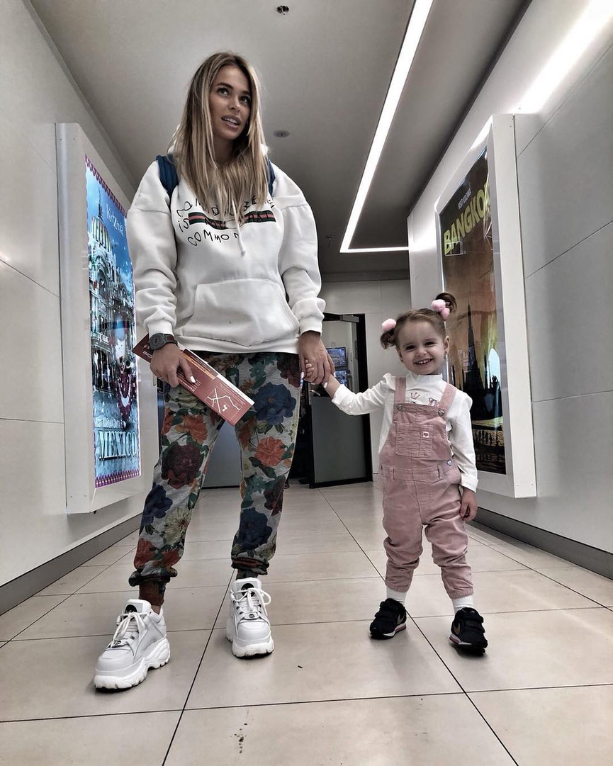 Анна с супругом воспитывают дочь АрианнуФото: Instagram