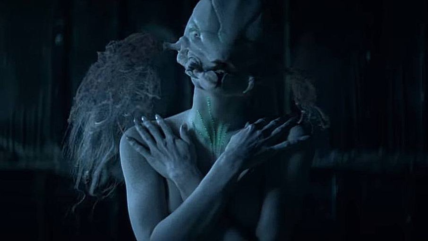 Инопланетянка превращается в человекаФото: кадр клипа