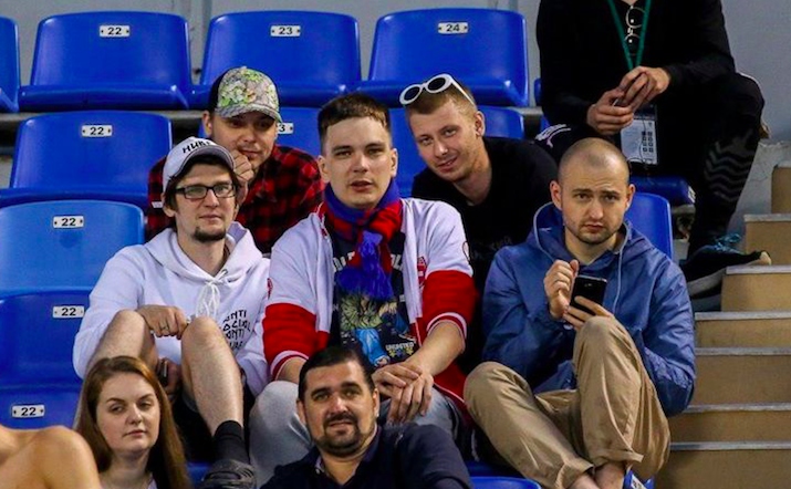 Гнойный с друзьями на матчеФото: Социальные сети