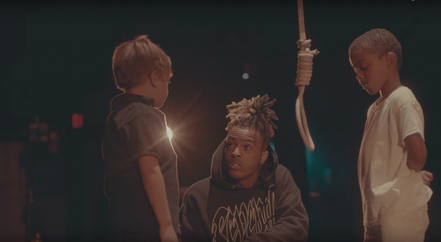 XXXTentacion успел выпустить только два сольных альбома, но они принесли ему невероятный успехФото: кадр из клипа