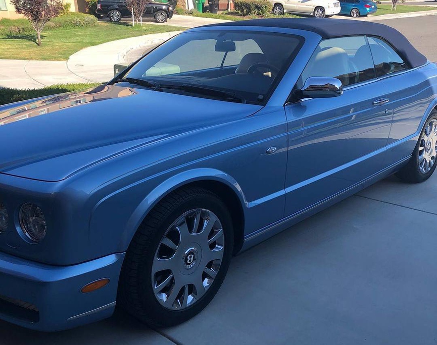 Дрейк подарил отцу автомобиль Bentley​Фото: Instagram