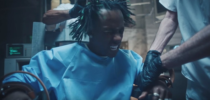 Rich The Kid пытается сопротивлятьсяФото: кадр из клипа