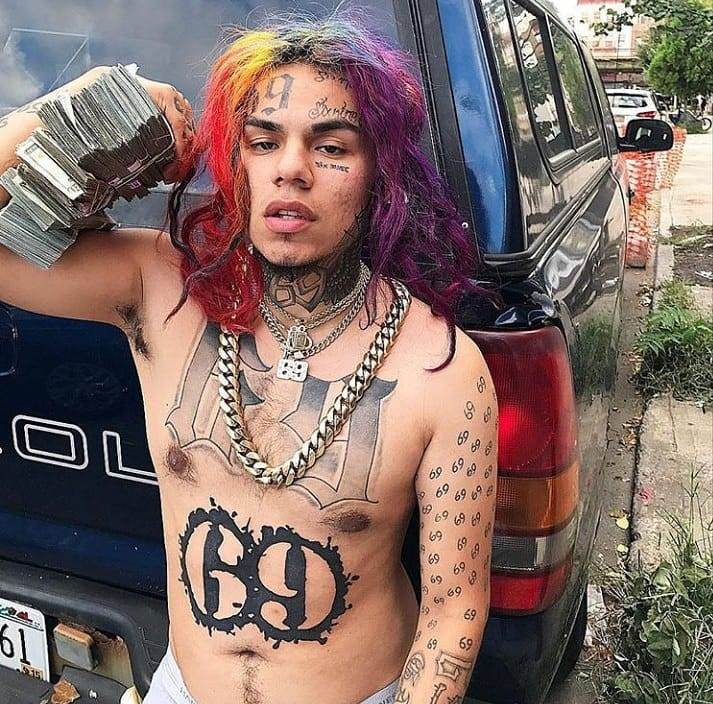 6ix9ine часто показывал пачки денег​Фото: Instagram