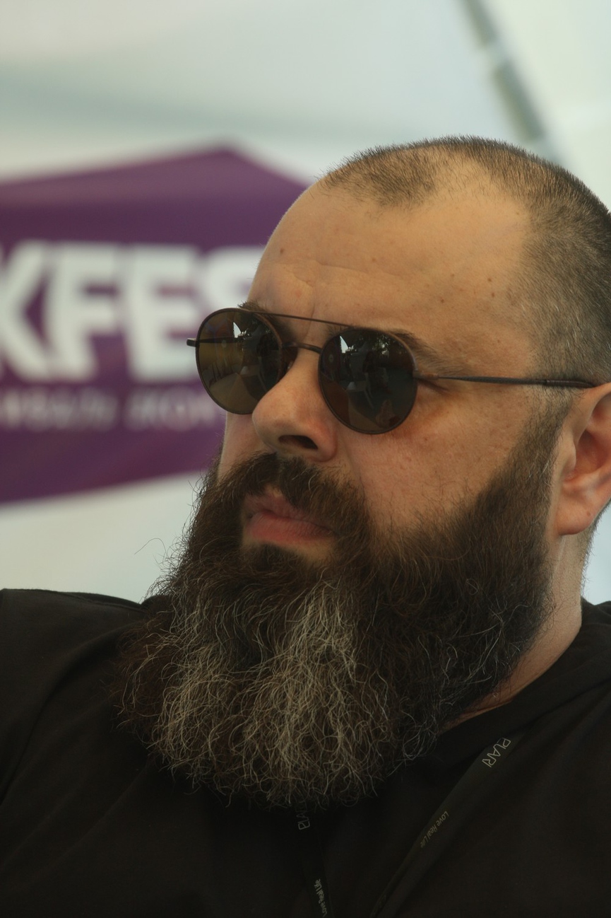 «Представьте музыканта, который не слышит – зачем ему жить?»​Фото: Михаил Садчиков-младший