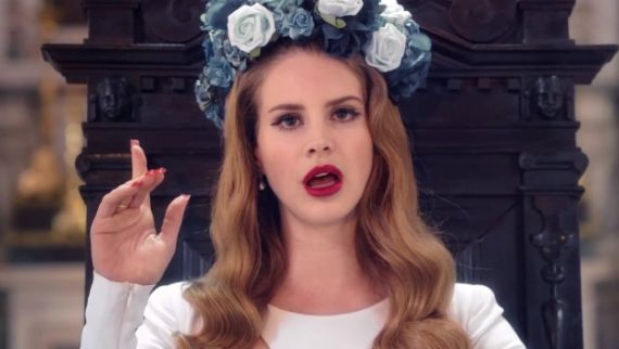 Кадр из клипа «Born To Die»