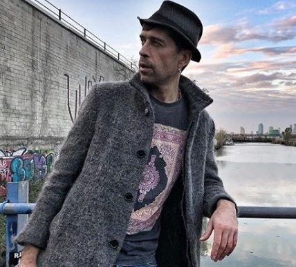 Макс Покровский много работает перед главным концертом группы Фото: Instagram 