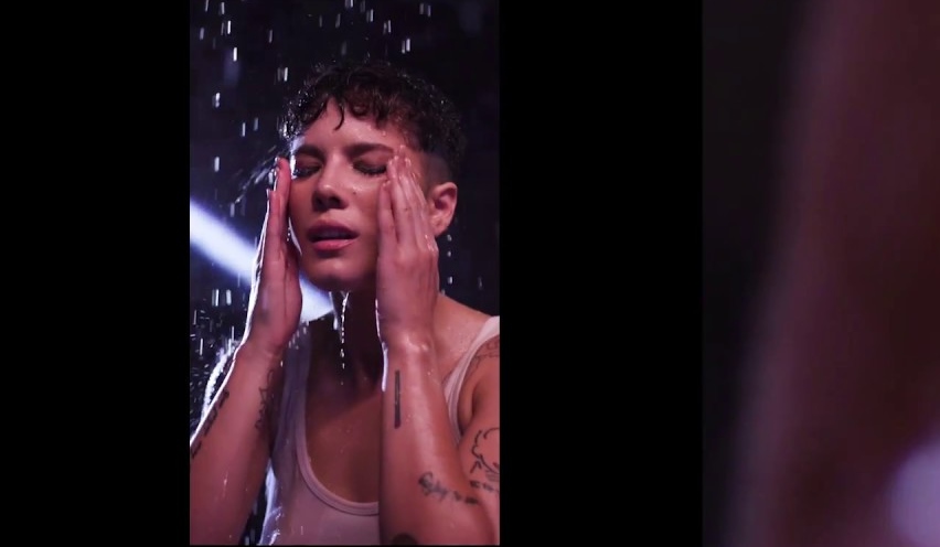 HalseyФото: YouTube
