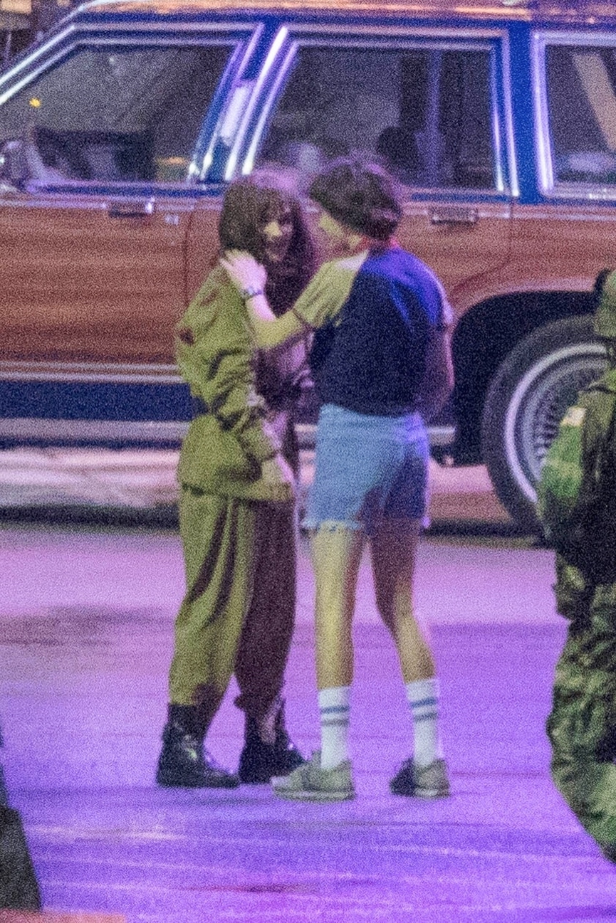 Вайнона Райдер и Ноа Шнапп на съёмках третьего сезона сериала «Очень странные дела»Фото: Legion-Media.ru
