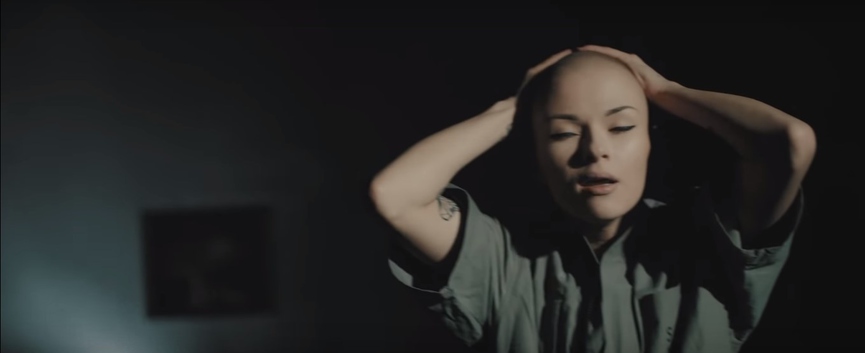 Кадр из клипа Даны Соколовой - «Фонари»