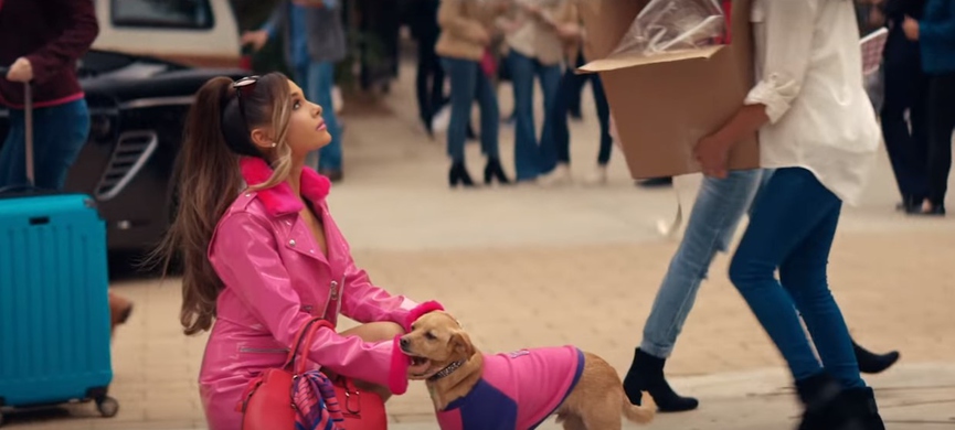 ​Кадр из клипа «thank u, next»