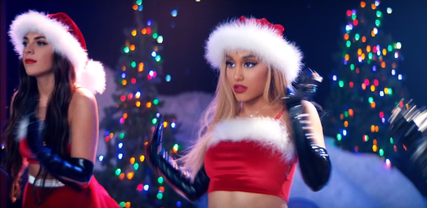 ​Кадр из клипа «thank u, next»
