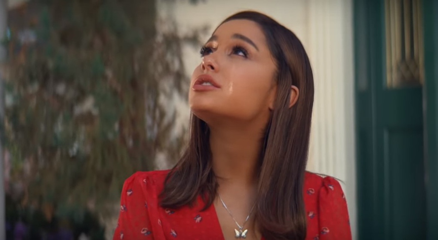 ​Кадр из клипа «thank u, next»