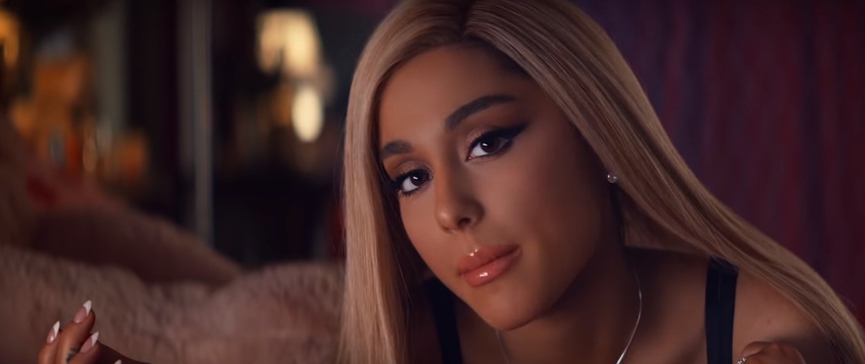 ​Кадр из клипа «thank u, next»