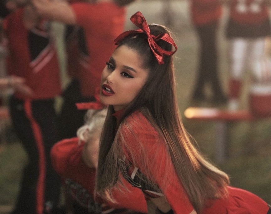 ​Кадр из клипа «thank u, next»