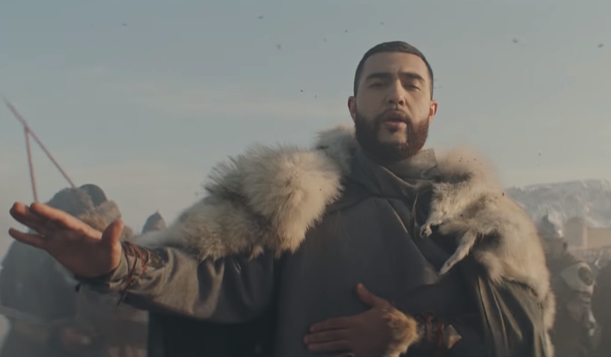 Jah Khalib. Кадр из клипа «Медина»