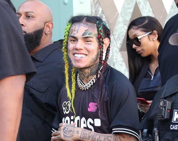 В любом случае, внимания к персоне 6ix9ine в 2018-м точно было предостаточноФото: legion-media.ru