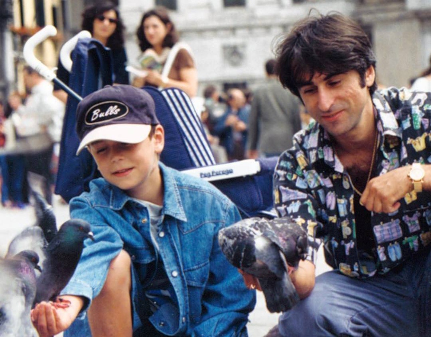 Кирилл Толмацкий с папой. 1996 год​Фото: Instagram