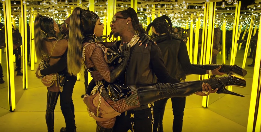 Кадр из клипа «Clout»