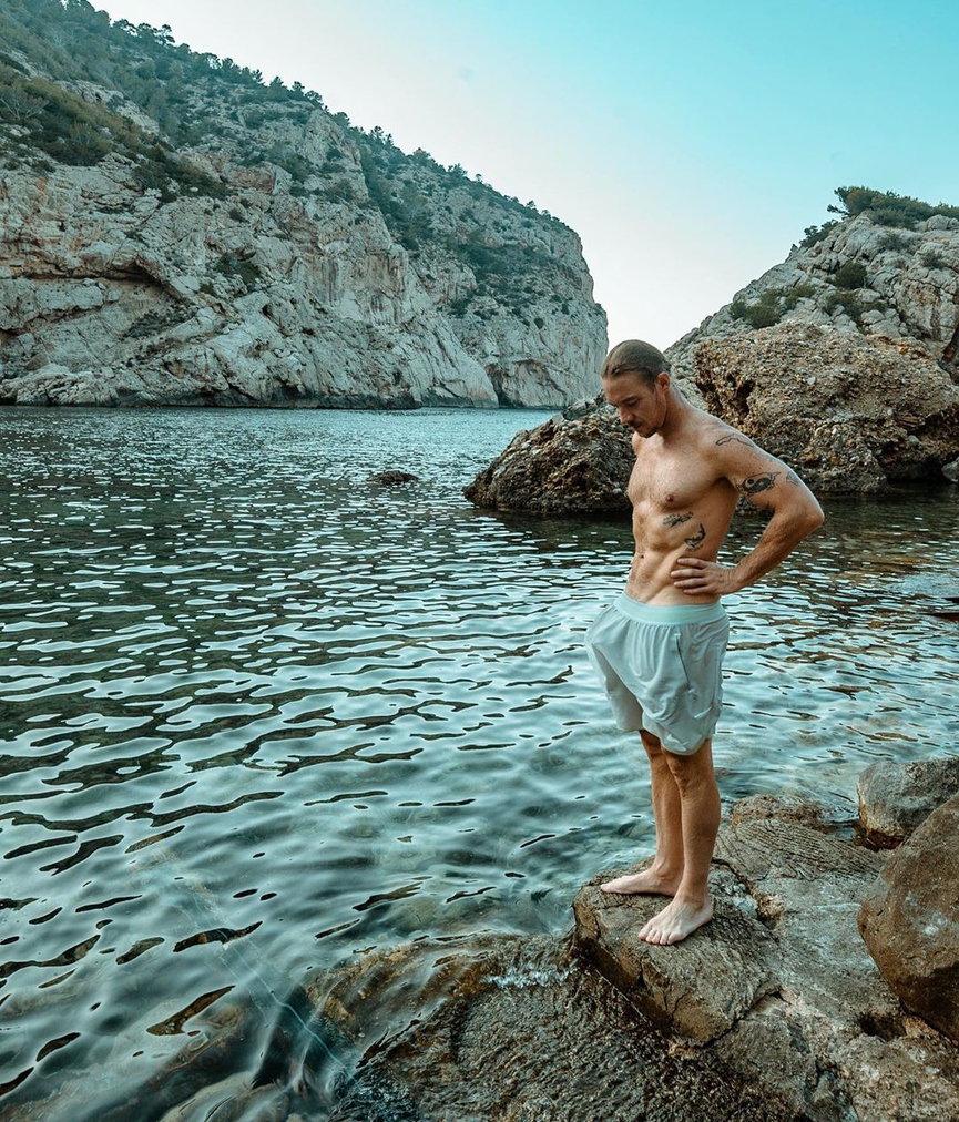«Ничто не волнует меня так, как грубая красота природы», – написал диджейФото: Instagram