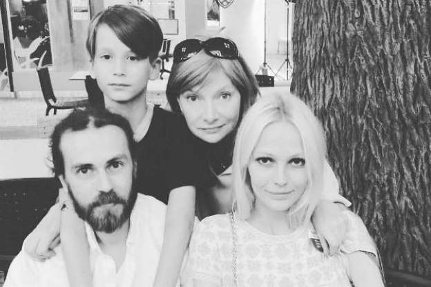 Сейчас Юлия с сыном Тони живёт в другой квартиреФото: Instagram