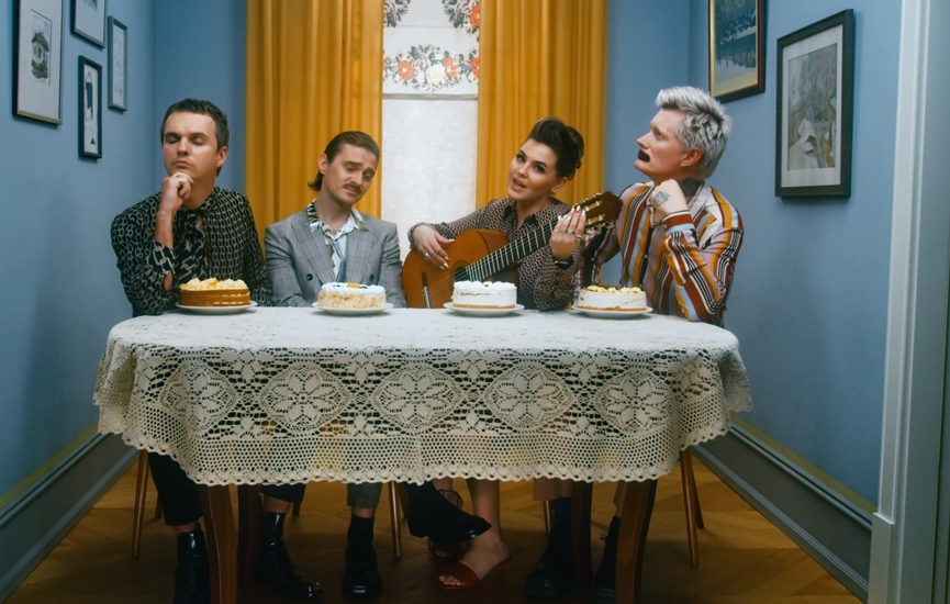 Little Big​Фото: кадр из клипа «GO BANANAS»