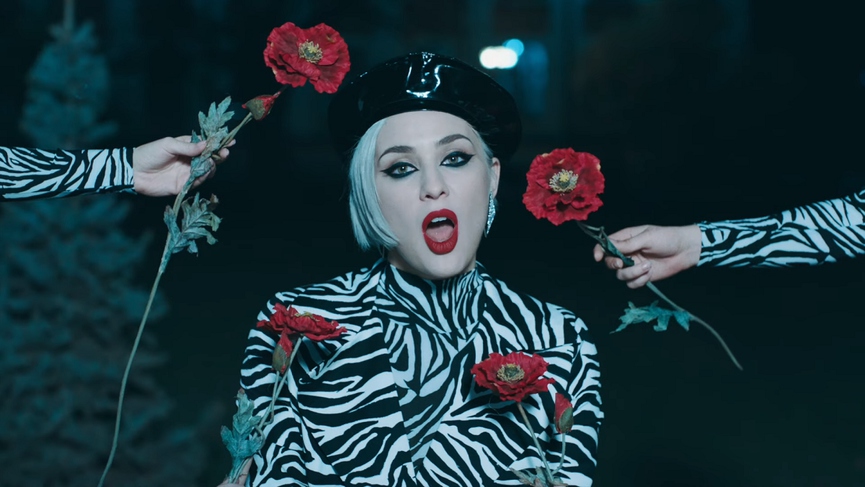 Кадр из клипа: MARUV - «Don't U Waste My Time»