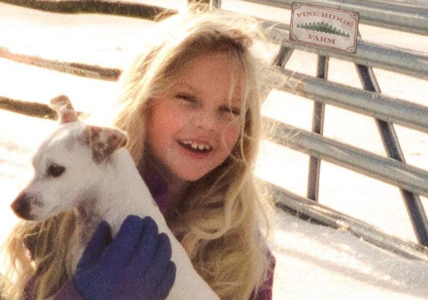 Детские воспоминания Тейлор Свифт в клипе «Christmas Tree Farm»