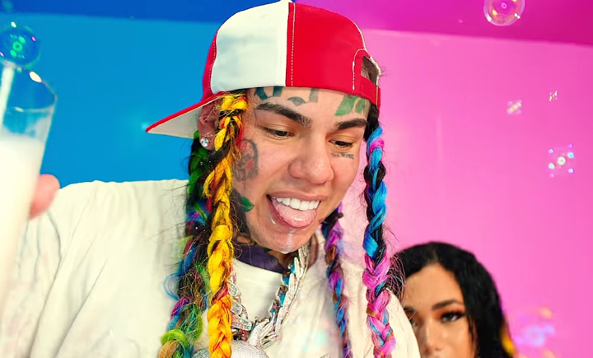 6ix9ine​Фото: кадр из клипа