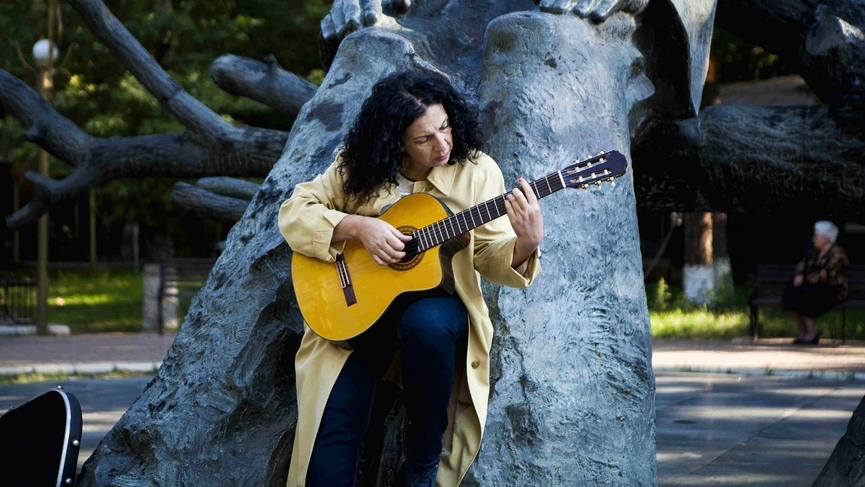 Кадр из фильма «Шесть музыкантов на фоне города»