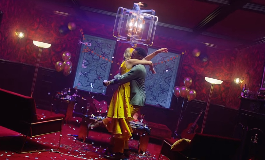 Фото: кадр из клипа Тейлор Свифт «Lover»