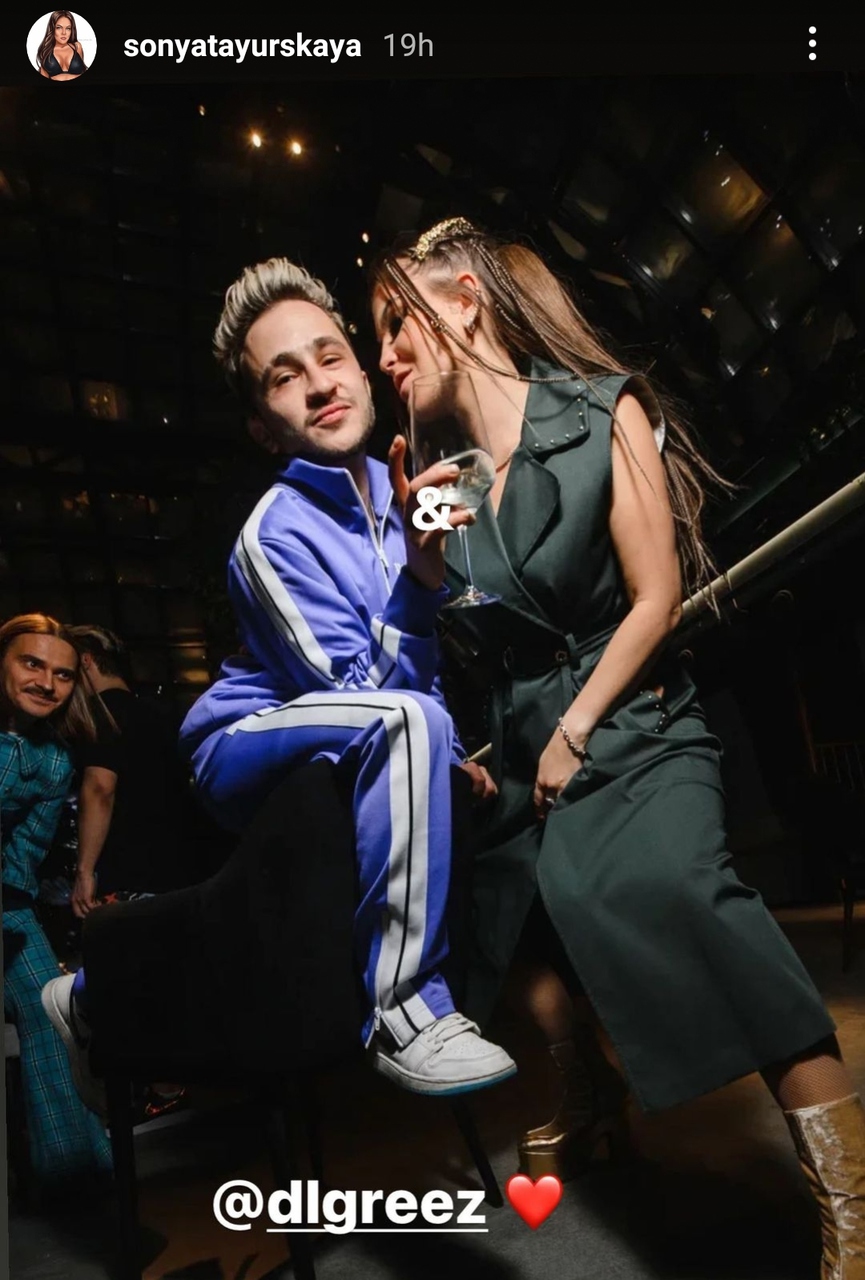 Софья Таюрская из Little Big выходит замуж за Джарахова?