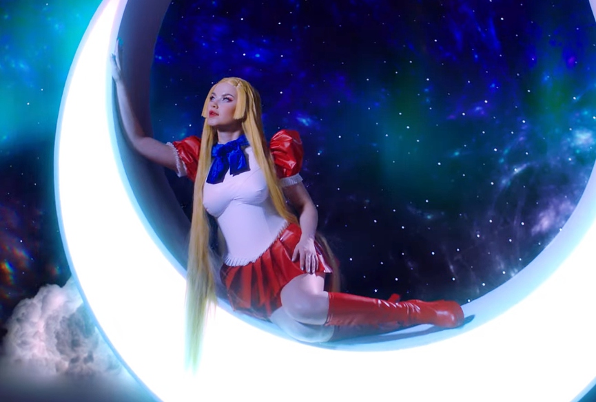 DASHI​Фото: кадр из клипа