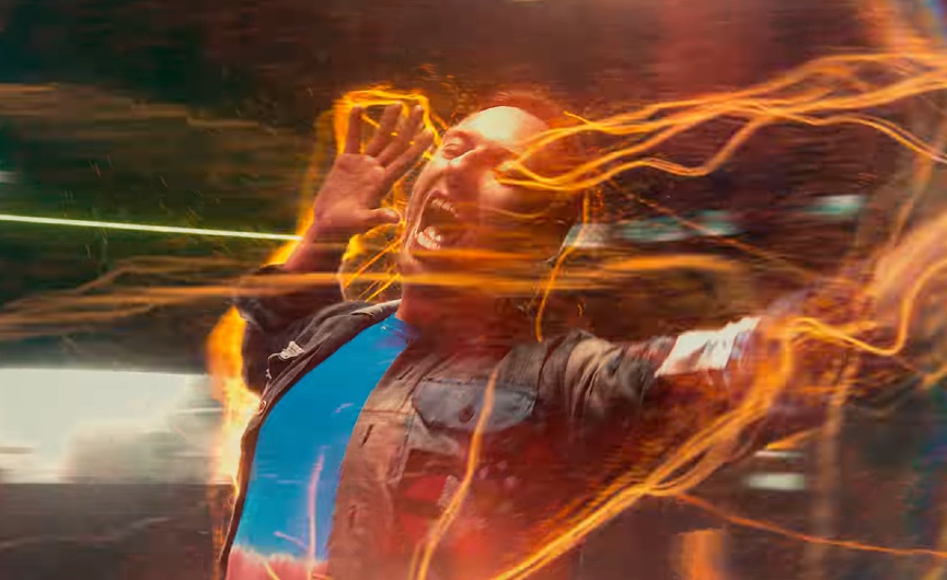 Крис Мартин​Фото: кадр из клипа