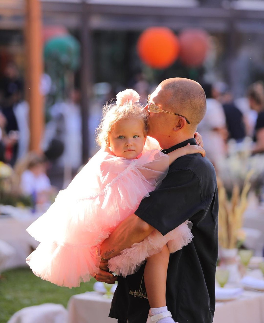 Пашу с дочкой АдрианойФото: Instagram