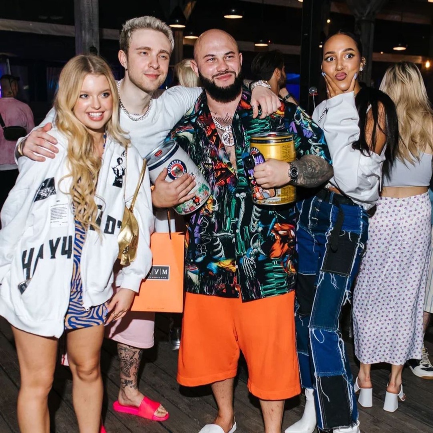 Кадр дня: Егор Крид, Тимати, HammAli & Navai, Гуф и другие звёзды на дне рождения Джигана