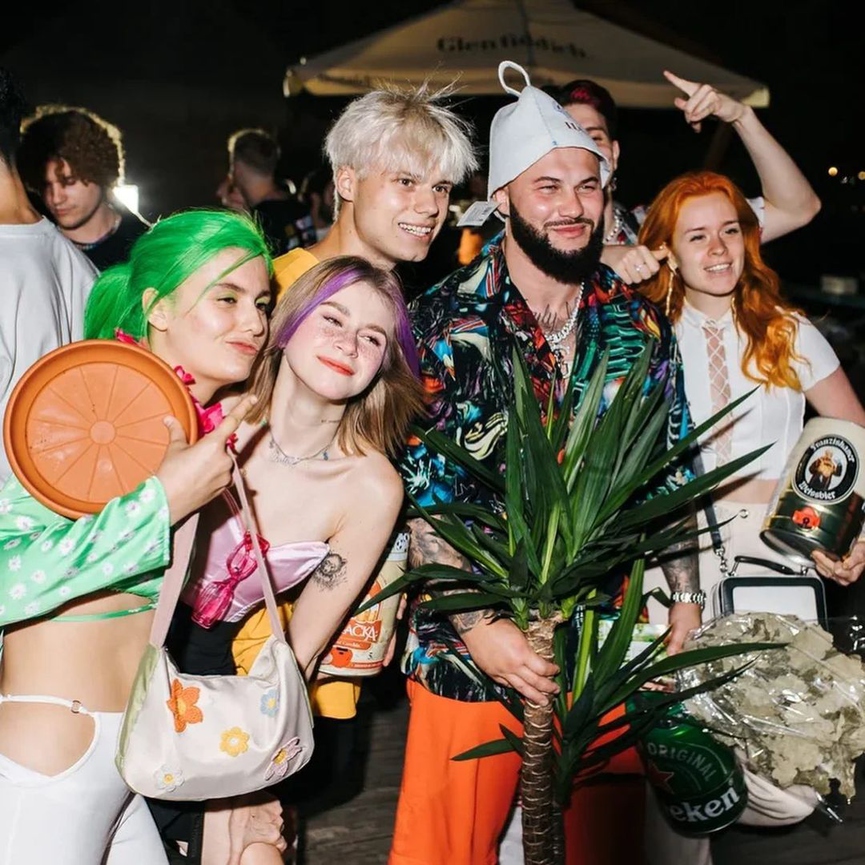 Кадр дня: Егор Крид, Тимати, HammAli & Navai, Гуф и другие звёзды на дне рождения Джигана