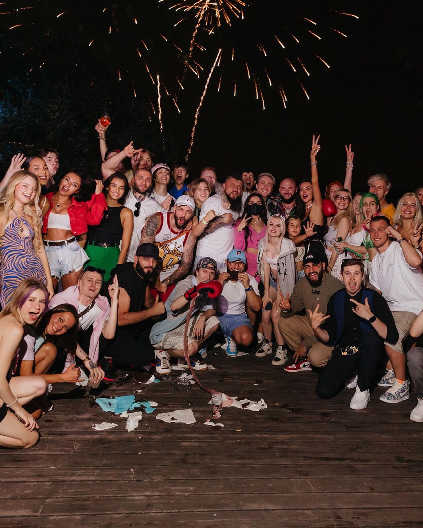 Кадр дня: Егор Крид, Тимати, HammAli & Navai, Гуф и другие звёзды на дне рождения Джигана