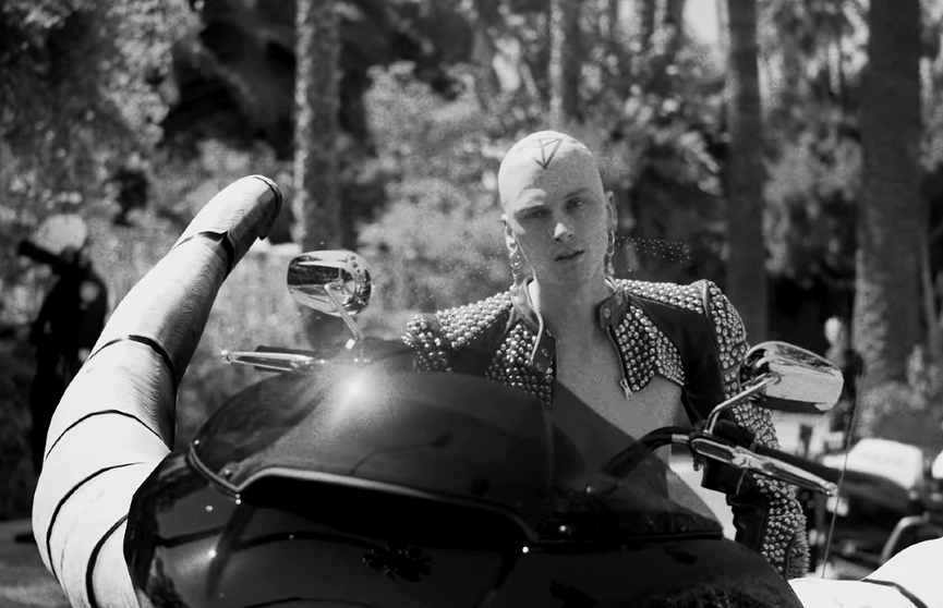Machine Gun Kelly​Фото: кадр из клипа